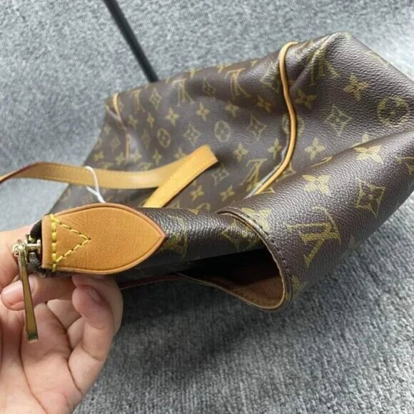 100% Authentic Louis Vuitton Totally MM Brown Monogram Shoulder Bag 720-061524 - Picture 3 of 12